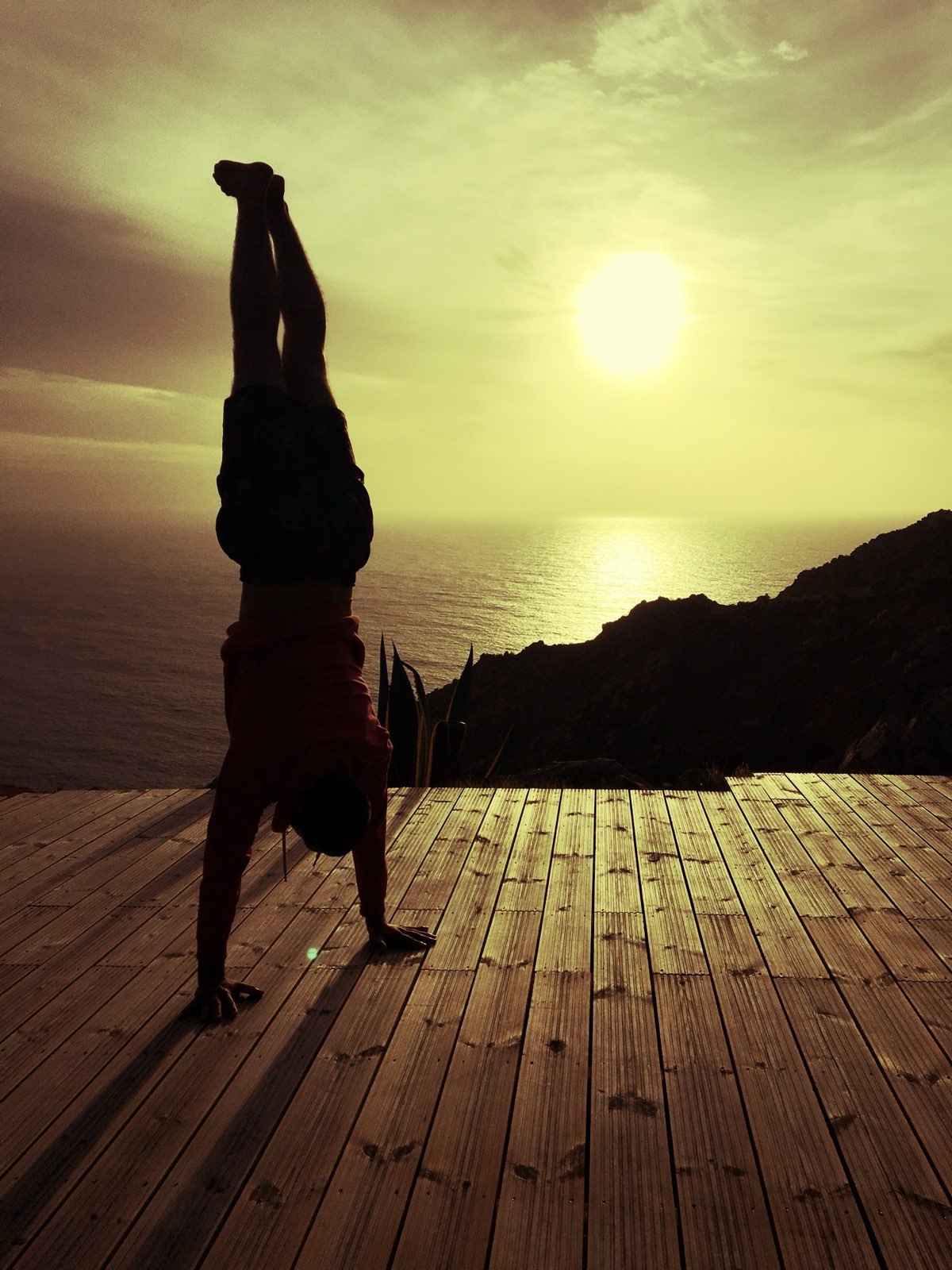 Florin Hilti im Handstand
